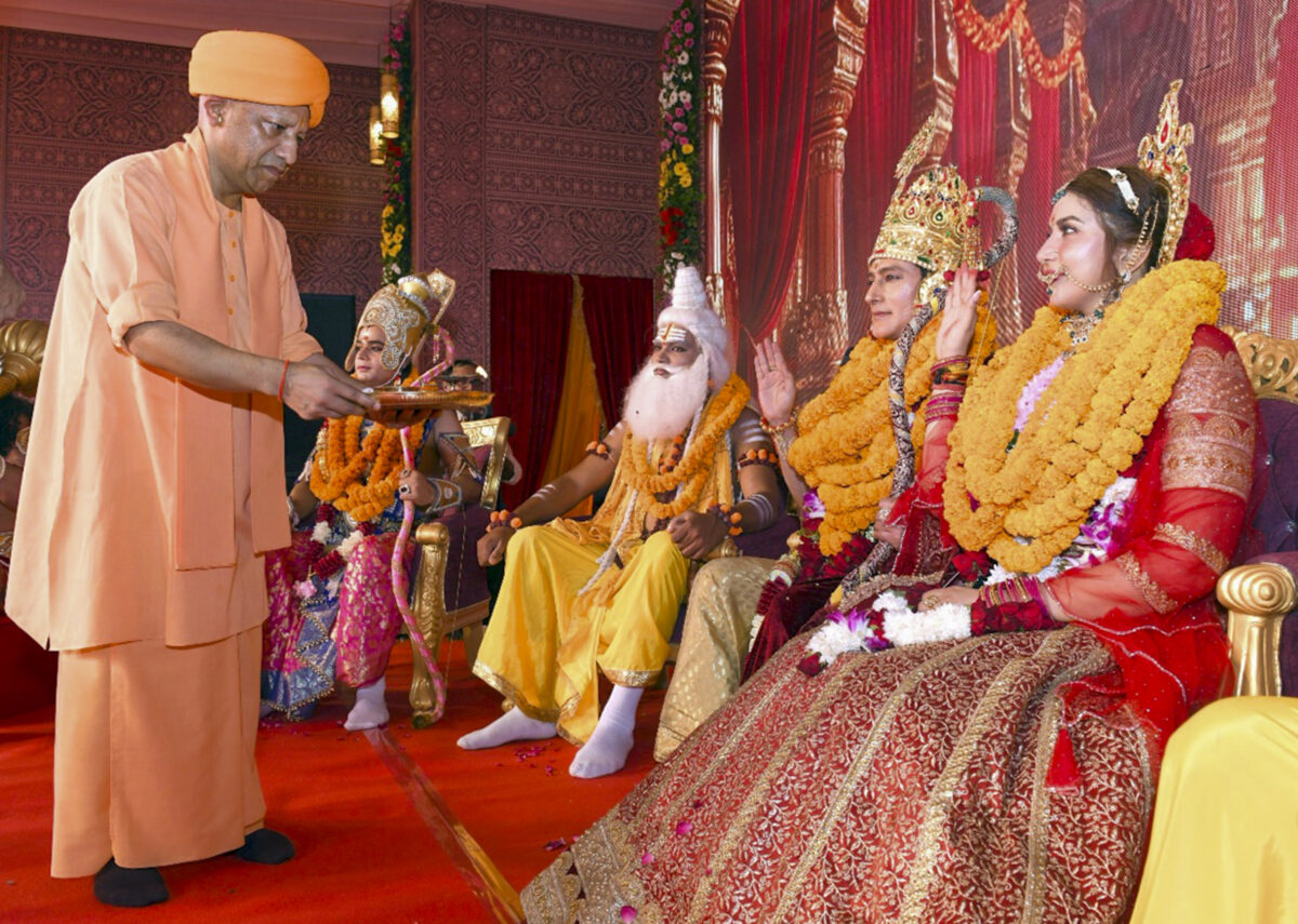दीपोत्सव इन अयोध्या: 26 लाख से ज्यादा दीयों से जगमगा उठी अयोध्या, ऐसा दीपोत्सव आपका मन मोह लेगा, देखें तस्वीरें 2 19101 पीटीआई10 19 2025 000279ए 1