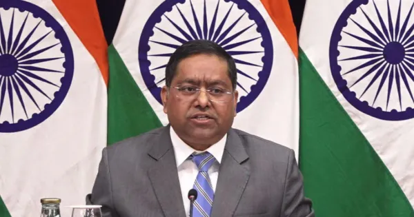 India On Pak: भारत ने पाकिस्तानी रक्षा मंत्री को लगाई कड़ी फटकार, 'अपनी विफलताओं का ठीकरा दूसरों पर फोड़ना पाकिस्तान की पुरानी आदत'

