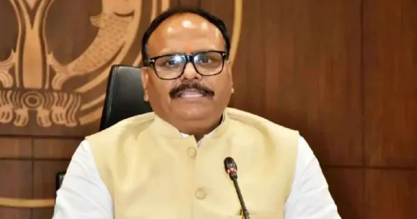 लगातार अनुपस्थित तीन डॉक्टर होंगे बर्खास्त, उपमुख्यमंत्री ब्रजेश पाठक ने दिये कार्रवाई के निर्देश

