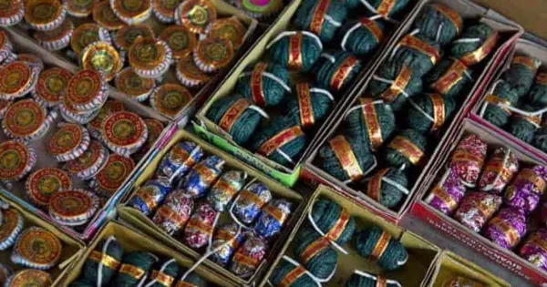 जीआईएस और गुलाबबाड़ी में लगेंगी आतिशबाजी की दुकानें...करीब 100 दुकानों को मिला अस्थायी लाइसेंस

