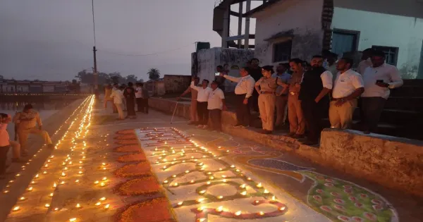 बाराबंकी: 51 सौ दीपों से रोशन हुआ शिवधाम, सेल्फी प्वाइंट बना आकर्षण का केंद्र

