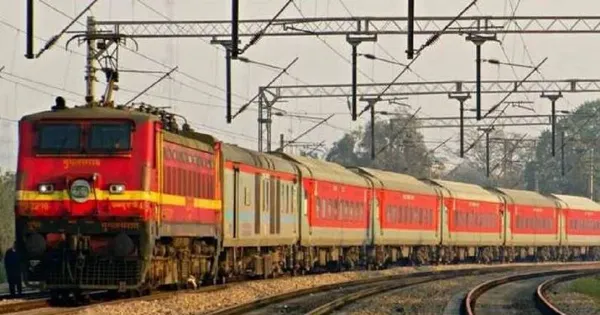 यूपी: दिवाली और छठ पर ट्रेनें फुल, भीड़भाड़ रोकने के लिए बढ़ाई गई चौकसी

