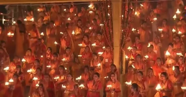 सरयू आरती का विश्व रिकॉर्ड...2100 महिलाओं ने एक साथ की आरती, वर्ल्ड गिनीज बुक ऑफ वर्ल्ड रिकॉर्ड में नाम दर्ज

