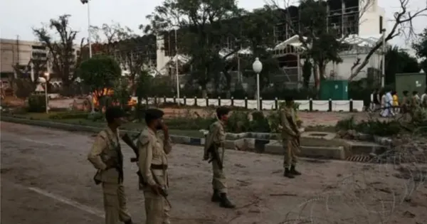 दिवाली के चलते पाकिस्तान की राजधानी पेशावर में सुरक्षा बढ़ाई गई, बड़ी संख्या में पुलिस बल तैनात


