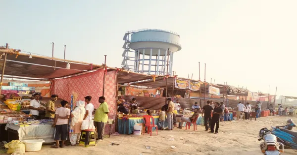 मुरादाबाद: दिवाली की पूर्व संध्या पर खूब बिके पटाखे...अनार, फुलझड़ी, रॉकेट रहे पहली पसंद

