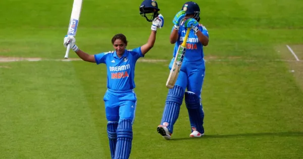 IND vs ENG: हार के बावजूद कप्तान हरमनप्रीत ने रचा इतिहास, ये कारनामा करने वाली बनीं दूसरी भारतीय


