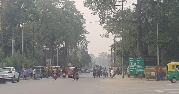 यूपी: दिवाली के बाद सुबह AQI 200 के पार...शाम होते-होते 150 तक पहुंच गया AQI.

