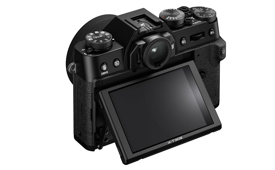 फुजीफिल्म का X-T30 III फिल्म सिमुलेशन डायल वाला इसका नवीनतम कैमरा है