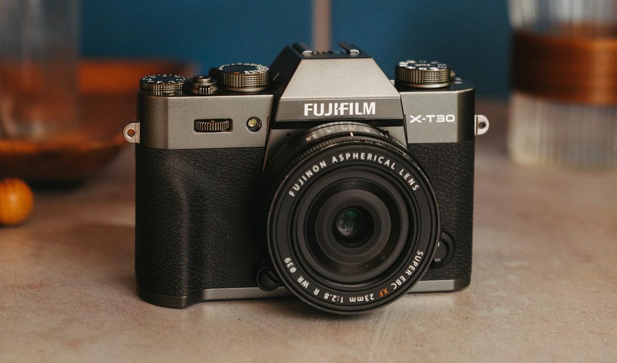 फुजीफिल्म का X-T30 III एक फिल्म सिमुलेशन डायल और 6K वीडियो जोड़ता है


