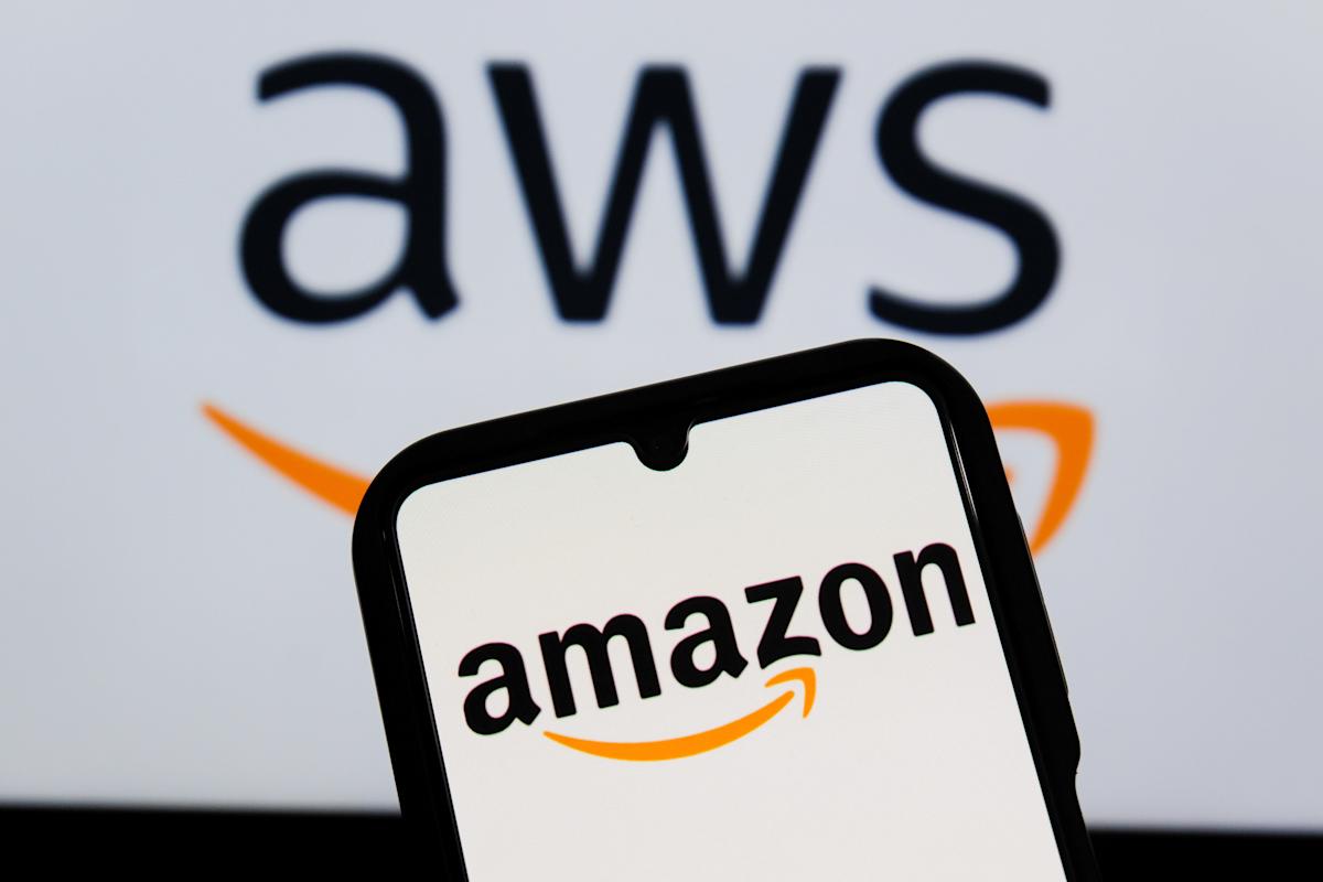 AWS औंधे मुंह गिरी, जिससे कई ऐप्स, वेबसाइट और गेम ऑफ़लाइन हो गए

