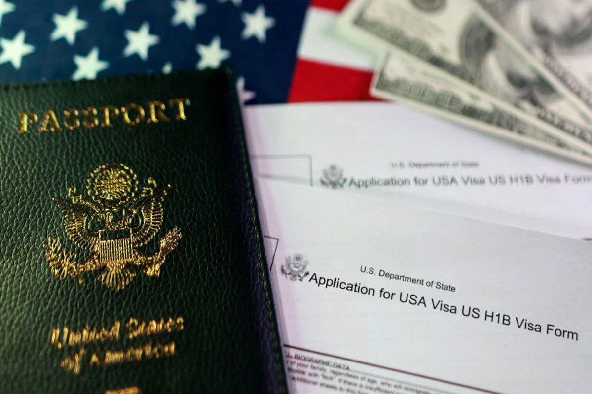 H1B वीजा: H1B वीजा पर ट्रंप ने दी बड़ी राहत, इन आवेदकों को 88 लाख रुपये फीस चुकाने से मिली राहत

