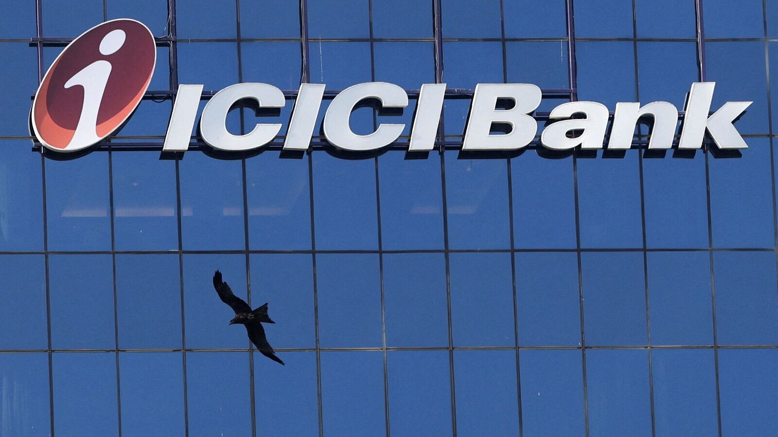 ICICI Bank Q2 Results: Net interest income (NII) in Q2FY26 grew 7.4% to  <span class='webrupee'>₹</span>21,527.5 crore from  <span class='webrupee'>₹</span>20,048 crore, year-on-year (YoY).