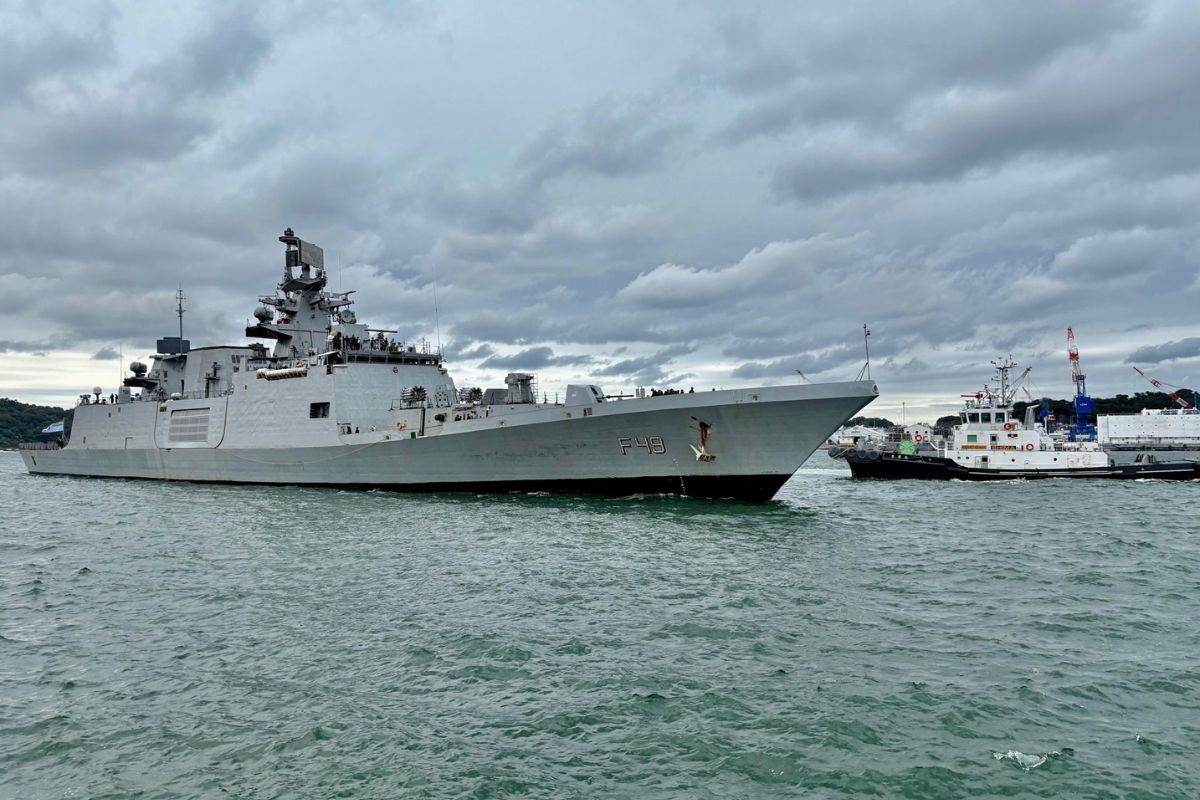 INS सह्याद्रि Arrives At Yokosuka Japan: भारतीय युद्धपोत INS सह्याद्रि जापान क्यों पहुंचा, हिंद-प्रशांत महासागर में बढ़ी हलचल!

