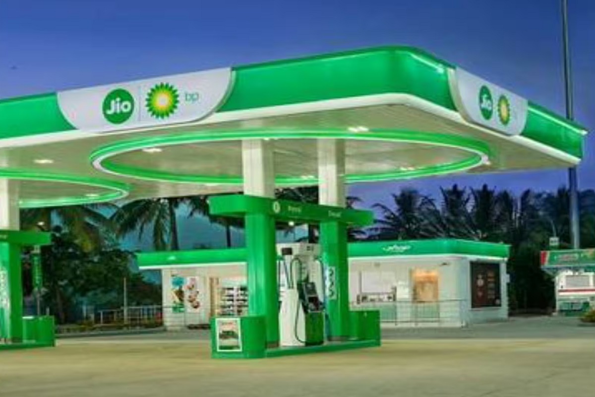 Jio BP Fuel Sales: Jio-BP की पेट्रोल-डीजल बिक्री बढ़ी, 3 महीने में बेचा 18 लाख किलोलीटर ईंधन

