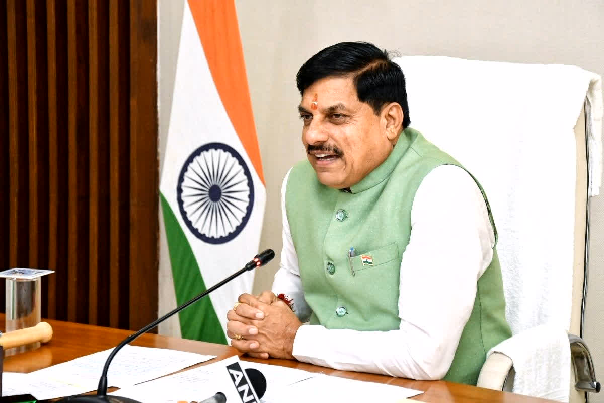 MP News: मुख्यमंत्री डॉ. यादव ने कहा कि किसानों को दिवाली मनाने के लिए पैसे की कोई कमी नहीं है, इन किसानों के खातों में 277 करोड़ रुपये की राशि जमा की गई.

