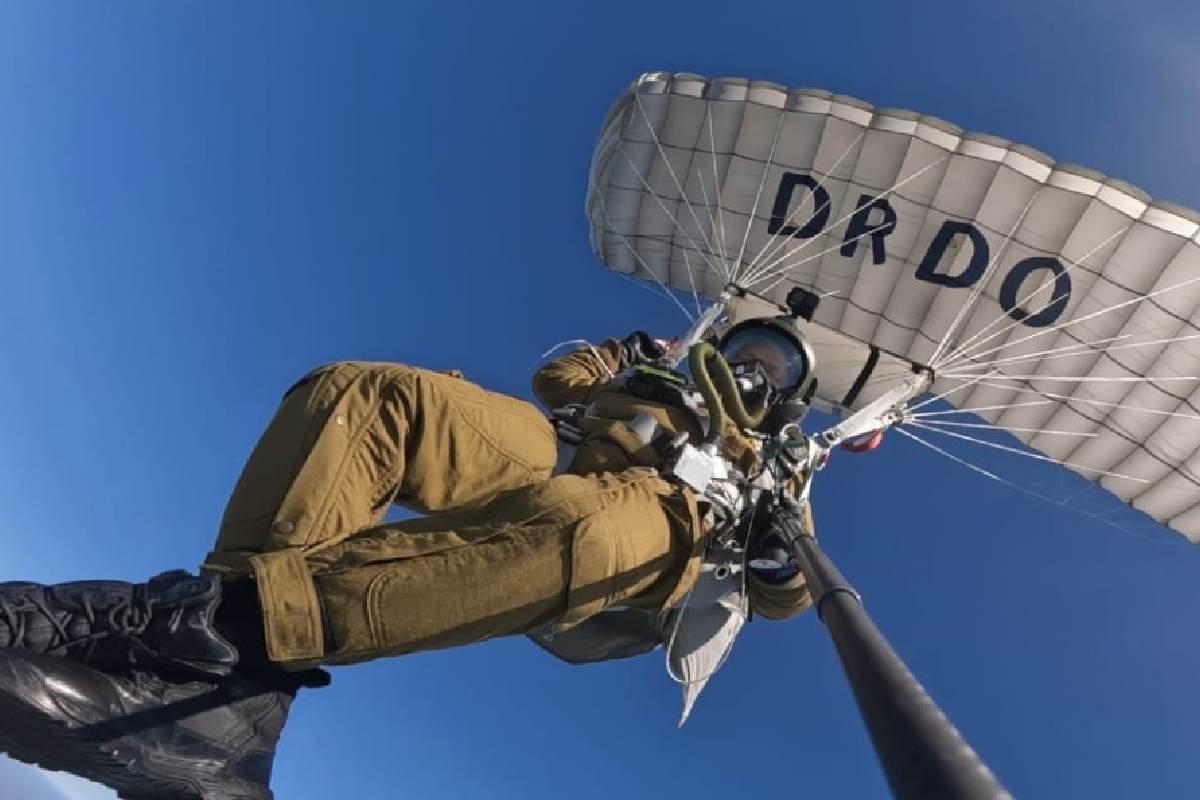 Military-Combat-Parachute-System.jpg