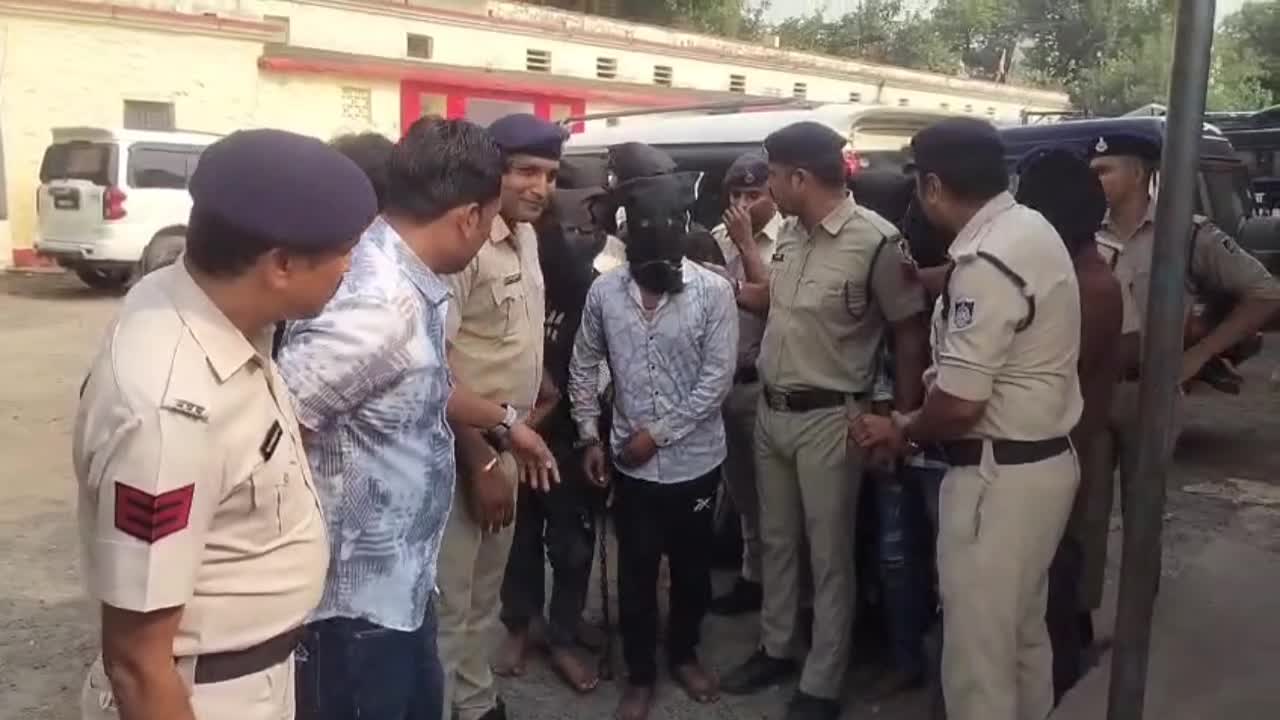 Murena Crime News: मां-बेटी को बंधक बनाकर वारदात करने वाले गिरोह का पर्दाफाश, 7 आरोपी पुलिस के हत्थे चढ़े

