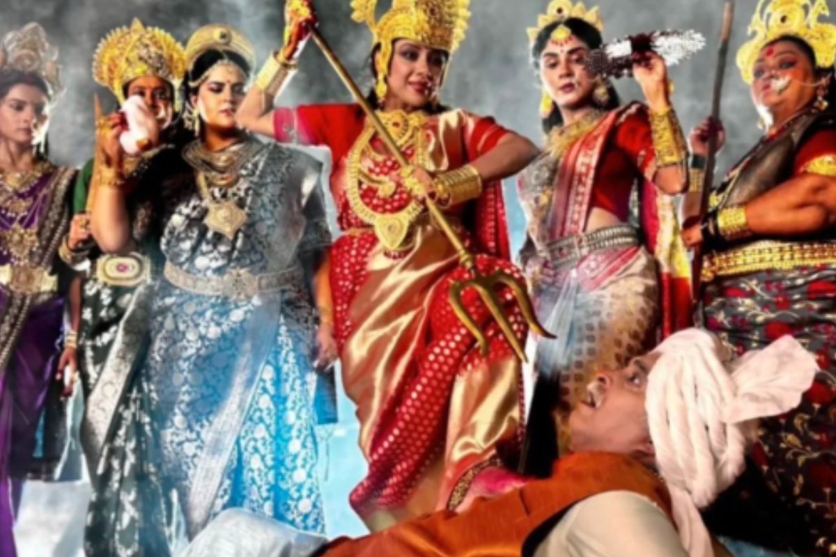 अनुपमा: अनुपमा और राही नहीं मरेंगे, अनु प्रकाश को त्रिशूल से मार डालेगी, गांव वालों के सामने आ जाएगी पूरी सच्चाई

