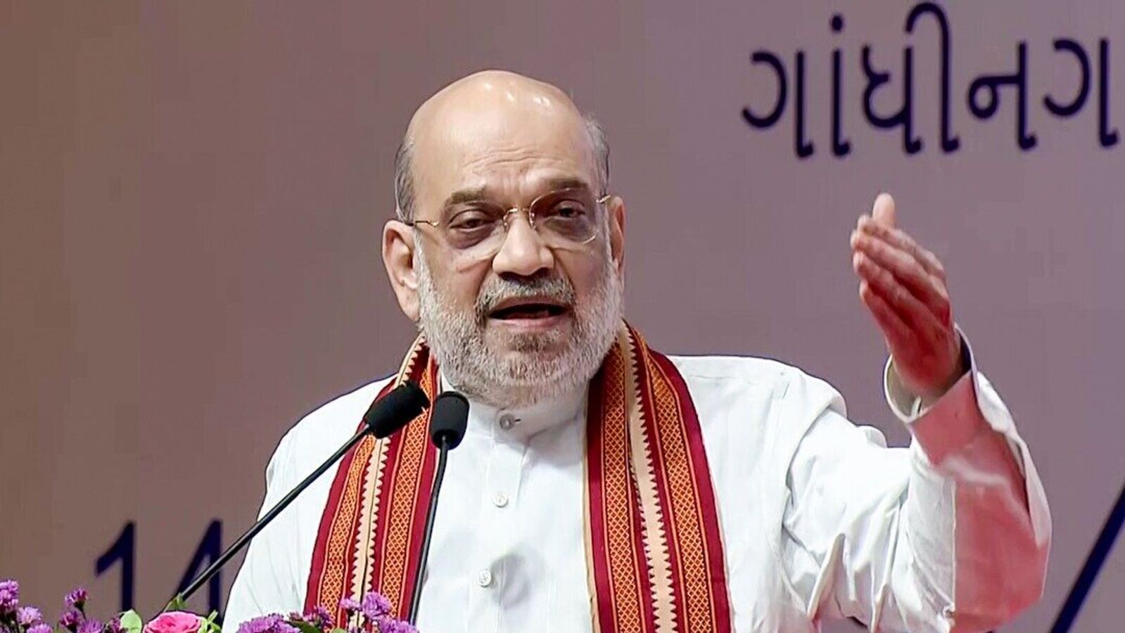 अमित शाह का राहुल गांधी पर पलटवार, कहा- 'मोदी नाचेगा' Amit Shah slams Rahul Gandhi over his ‘Modi will dance’ jibe, claims he insulted Bihar