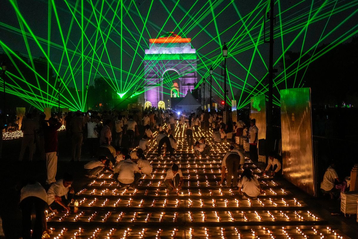 कर्तव्य पथ दिवाली वीडियो: डेढ़ लाख दीयों से जगमगाई दिल्ली, ऐसा है कर्तव्य पथ का नजारा

