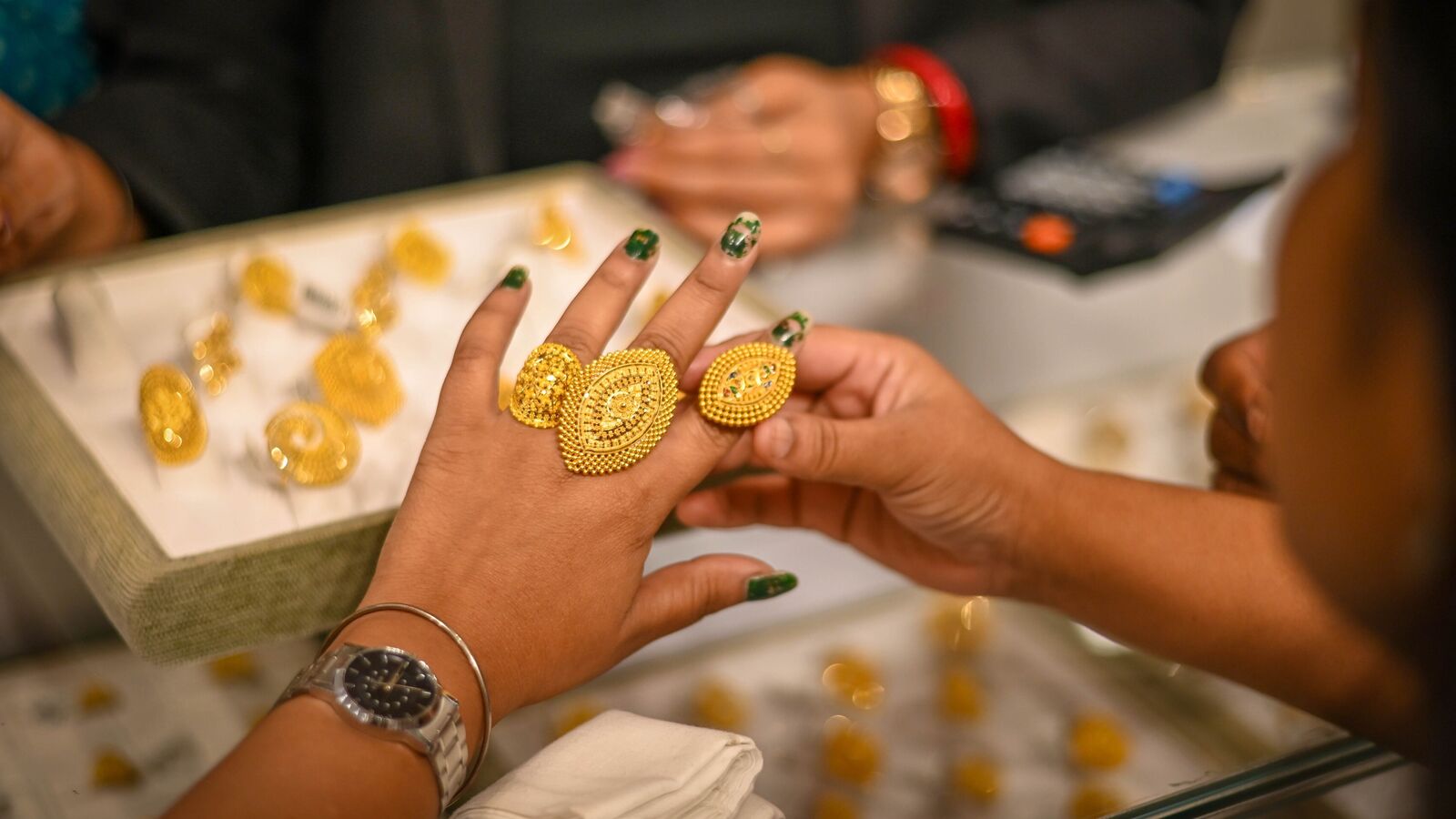 Is it safe to buy gold jewellery online?