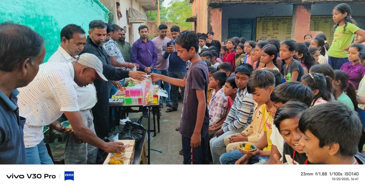 गिरिडीह समाचार: दिवाली में बच्चों के चेहरे पर आयी मुस्कान

