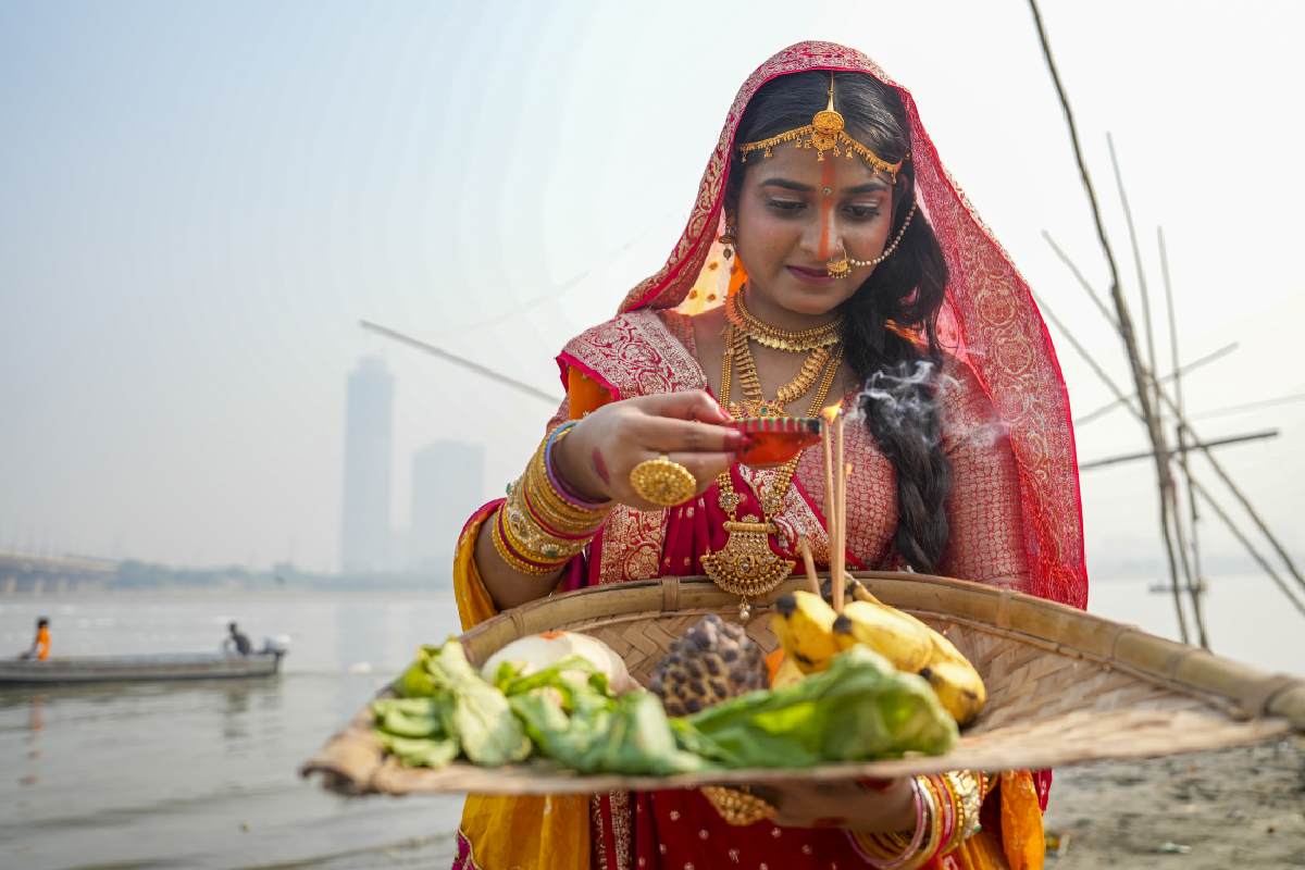 छठ गीत वायरल वीडियो: क्या आपने पहला छठ गीत सुना है, यह बहुत पुराना है

