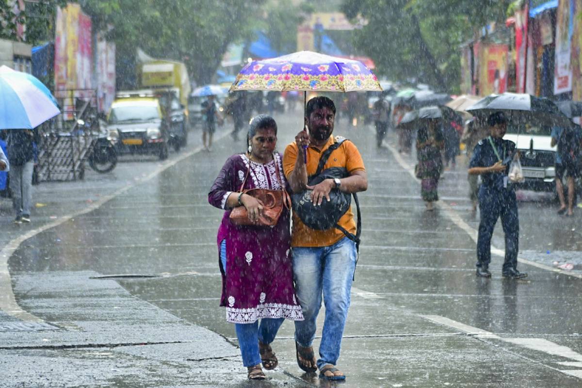 झारखंड मौसम: झारखंड में 25 से 28 अक्टूबर तक बारिश की संभावना, छठ के दौरान बदलेगा मौसम.

