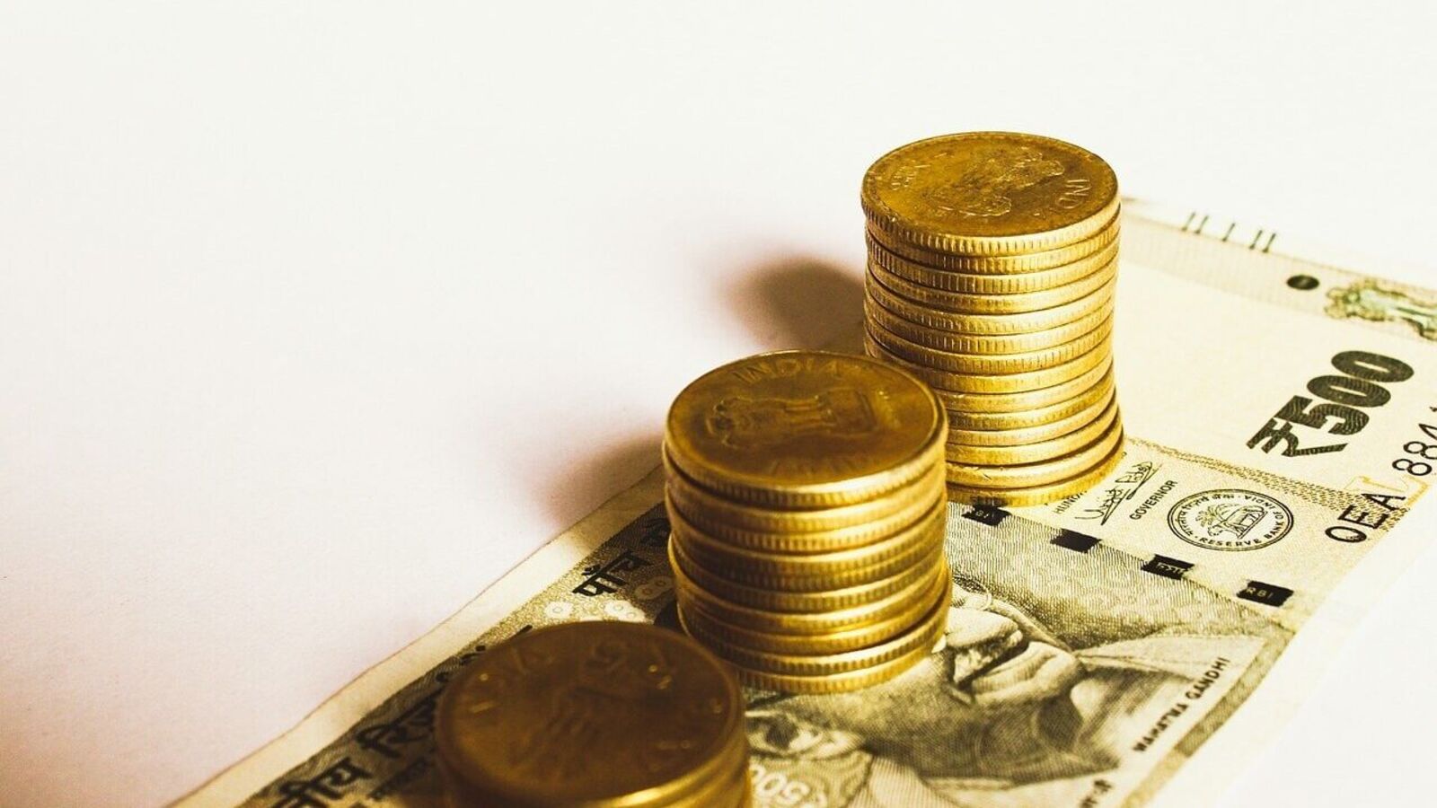 Dividend stocks: IRFC, Waaree Energies, Tech Mahindra, ICICI Lombard General Insurance are trading ex-dividend next week.