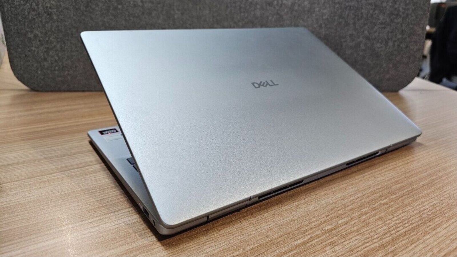 Hands-on with the Dell 14 Plus: testing out its AI edge, lasting battery, and signature build.