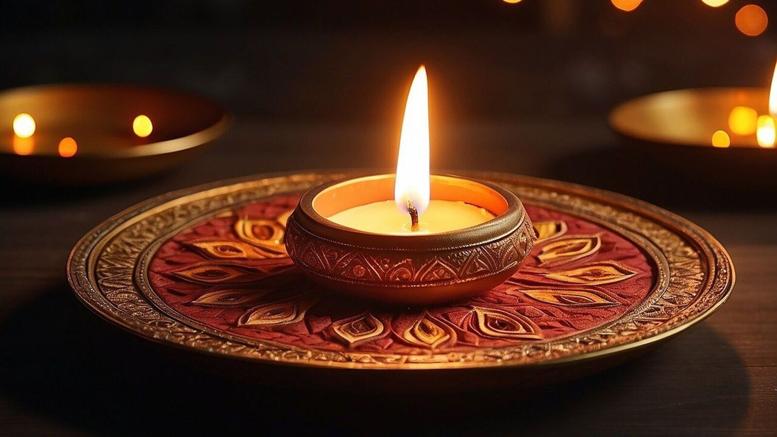 Celebrate Diwali 2025 wisely by managing credit card spending and maintaining a healthy credit score through smart festive budgeting.