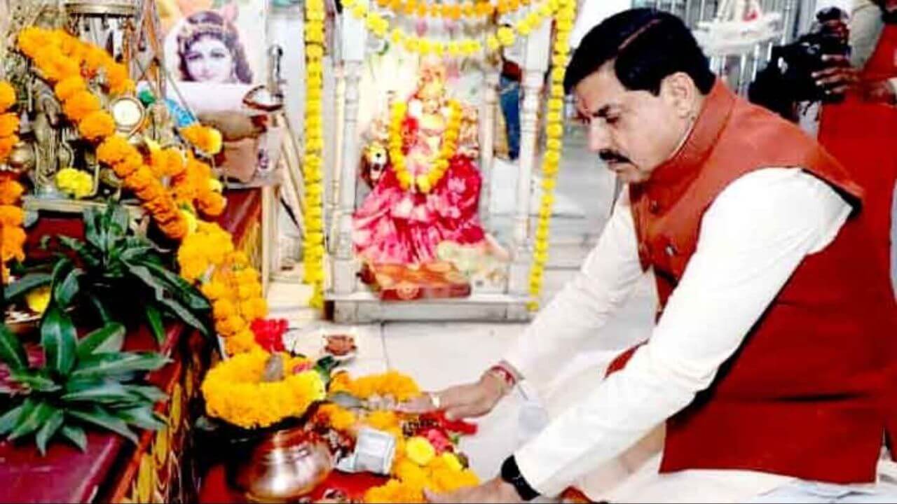 CM Dr. Mohan Yadav worships Goddess Lakshmi