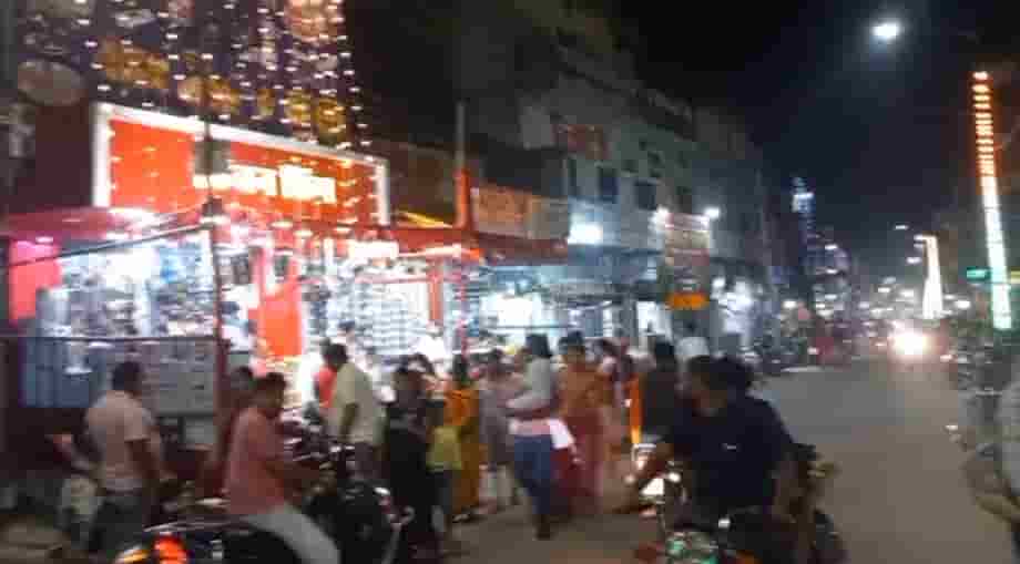 धनतेरस पर बोकारो-चास के 350 करोड़ रुपये के बाजार में रौनक रही

