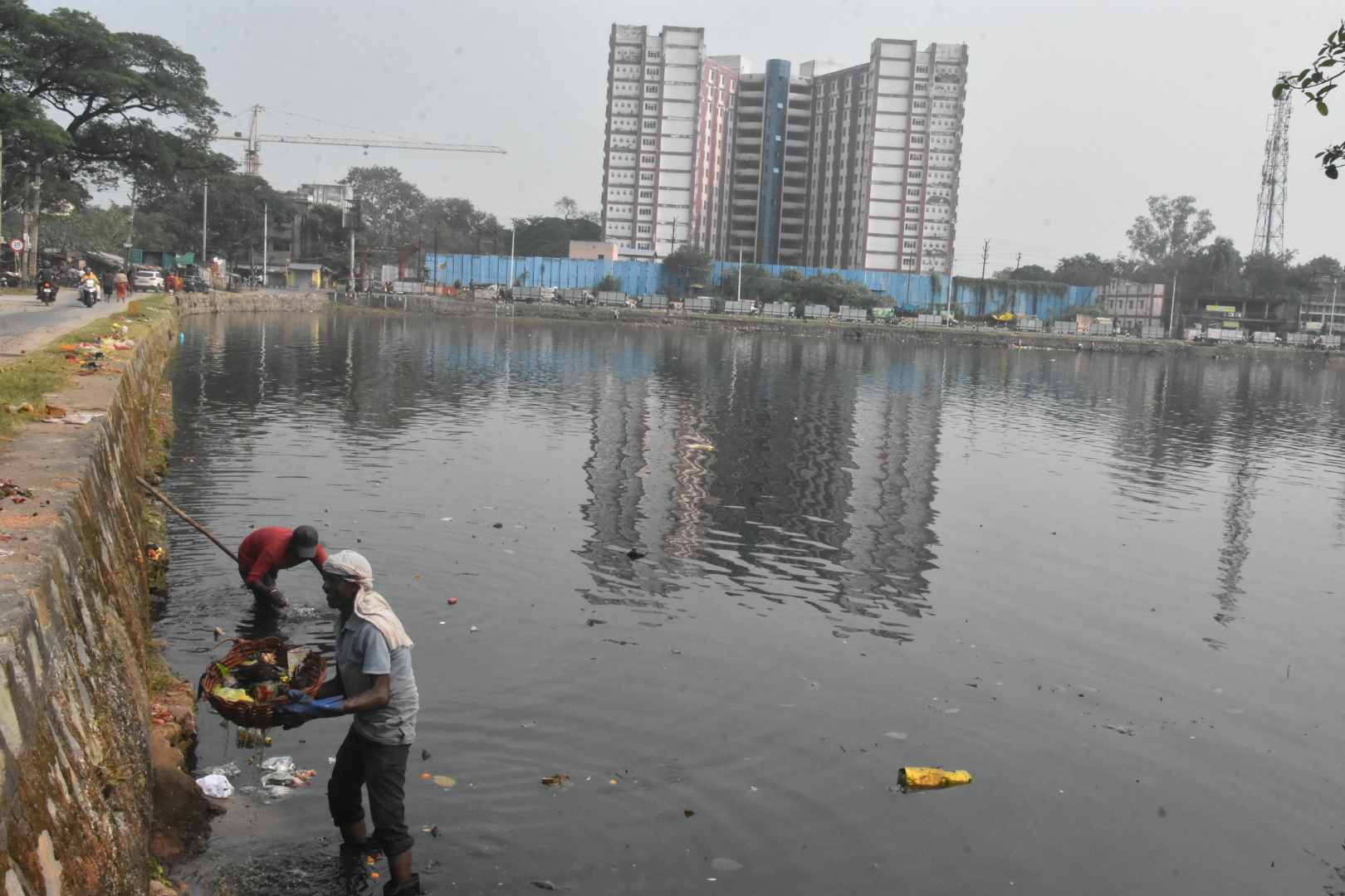धनबाद समाचार: सुरक्षा के लिए प्रमुख तालाबों में लगाई जाएगी बैरिकेडिंग: नगर आयुक्त

