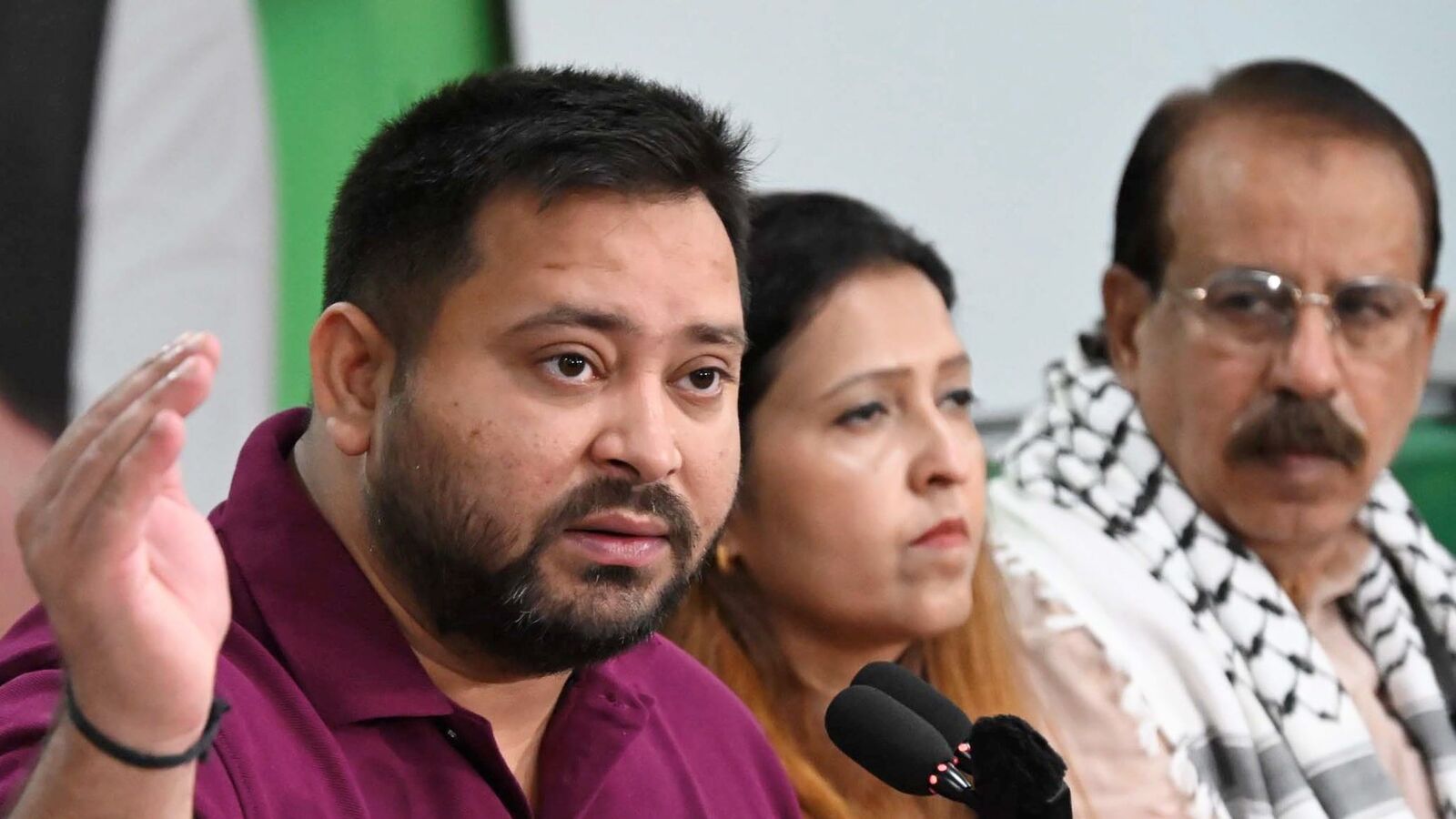 Patna: RJD leader and Leader of Opposition in Bihar Assembly Tejashwi Yadav addresses a press conference ahead of the state Assembly elections, in Patna, Wednesday, Oct. 22, 2025. (PTI Photo)(PTI10_22_2025_000033B)