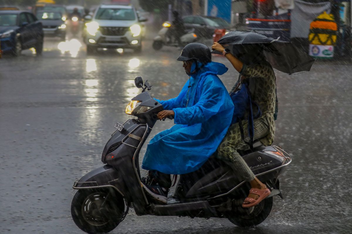 भारी बारिश का अलर्ट: 24,25,26,27,28 और 29 अक्टूबर को इन राज्यों में भारी बारिश की संभावना, आंधी-तूफान की चेतावनी, IMD का अलर्ट

