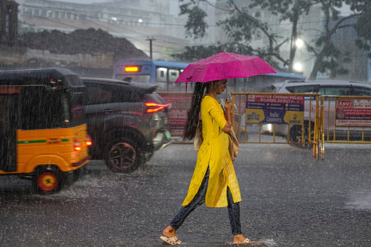 भारी बारिश का अलर्ट: अगले 24 घंटों में इन राज्यों में भारी बारिश की संभावना, आंधी-तूफान की चेतावनी, IMD का अलर्ट जारी

