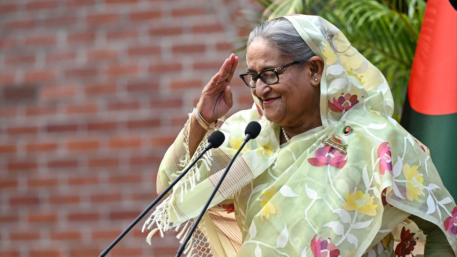 'मुझे घर जाना अच्छा लगेगा अगर...': शेख हसीना ने खुलासा ‘I’d love to go home if…’: Sheikh Hasina reveals when she’ll return to Bangladesh while Awami League stays banned (Photo by INDRANIL MUKHERJEE/AFP/FILE)