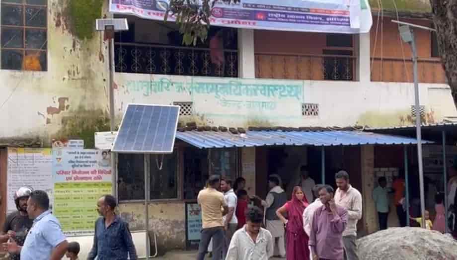 मोटरसाइकिल से गिरकर तीन घायल, एक रिम्स रेफर

