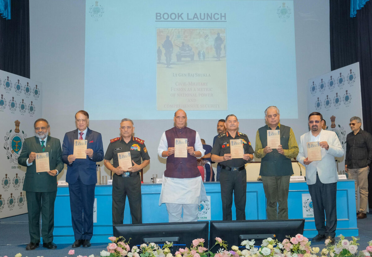 रक्षा मंत्रालय: ऑपरेशन सिन्दूर तीनों सेनाओं की एकता और एकीकरण का एक असाधारण प्रदर्शन है

