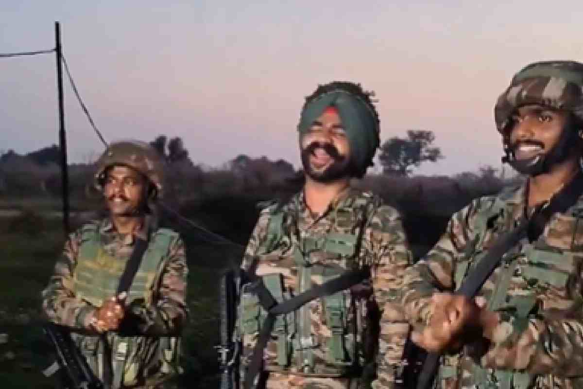 वायरल वीडियो: सरकार ने दी 2 घंटे की इजाजत, दिवाली के बीच LOC पर भारतीय सेना ने पाकिस्तान को दी चेतावनी

