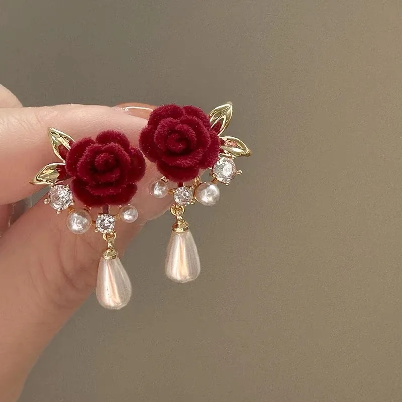 Wine Red Velvet Rose Pearl Earrings for Women Vintage Fashion Elegant High-end Ear Studs Wedding Party Jewelry Accessories Gift